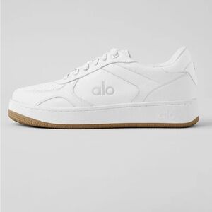 ALO Yoga White and Brown Sneakers with Minimalist Design W6/M4.5 never worn NEW!